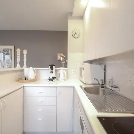 Appartement In Belgium Near Coastal Charm, Cleaning Included *