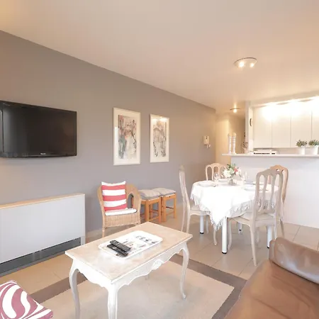 Appartement In Belgium Near Coastal Charm, Cleaning Included *