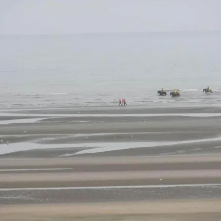 In Belgium Near Coastal Charm, Cleaning Included Appartement Oostduinkerke